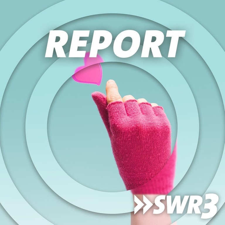 Finger zeigen auf ein gemaltes Herz – Symbol für K-Pop, mit Text überschrieben: SWR3 Report (Foto: adobe Stock/DPA)