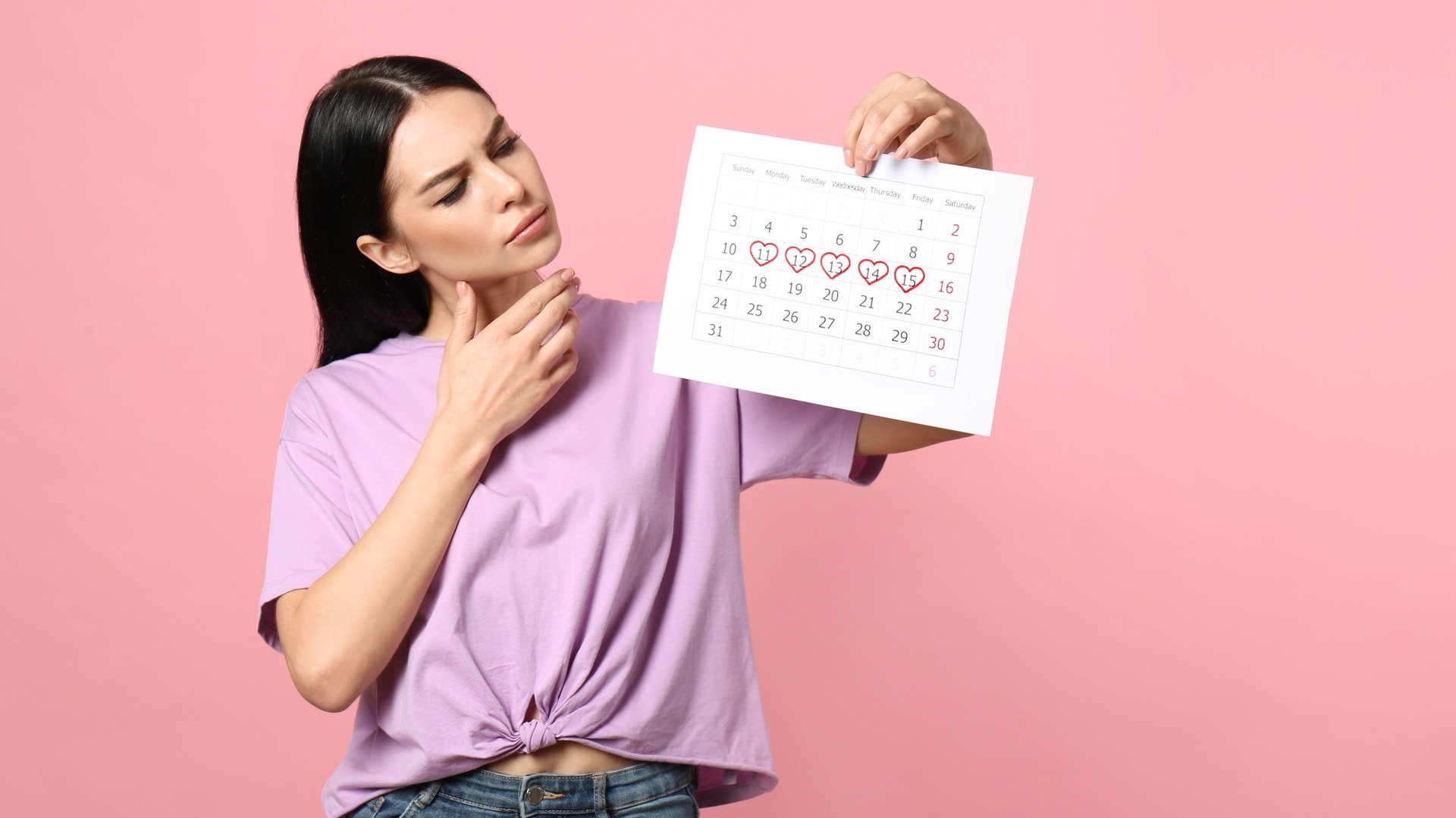 Foto: AdobeStock Dragana Gordic Frau mit Wärmeflasche (Foto: AdobeStock Dragana Gordic)
