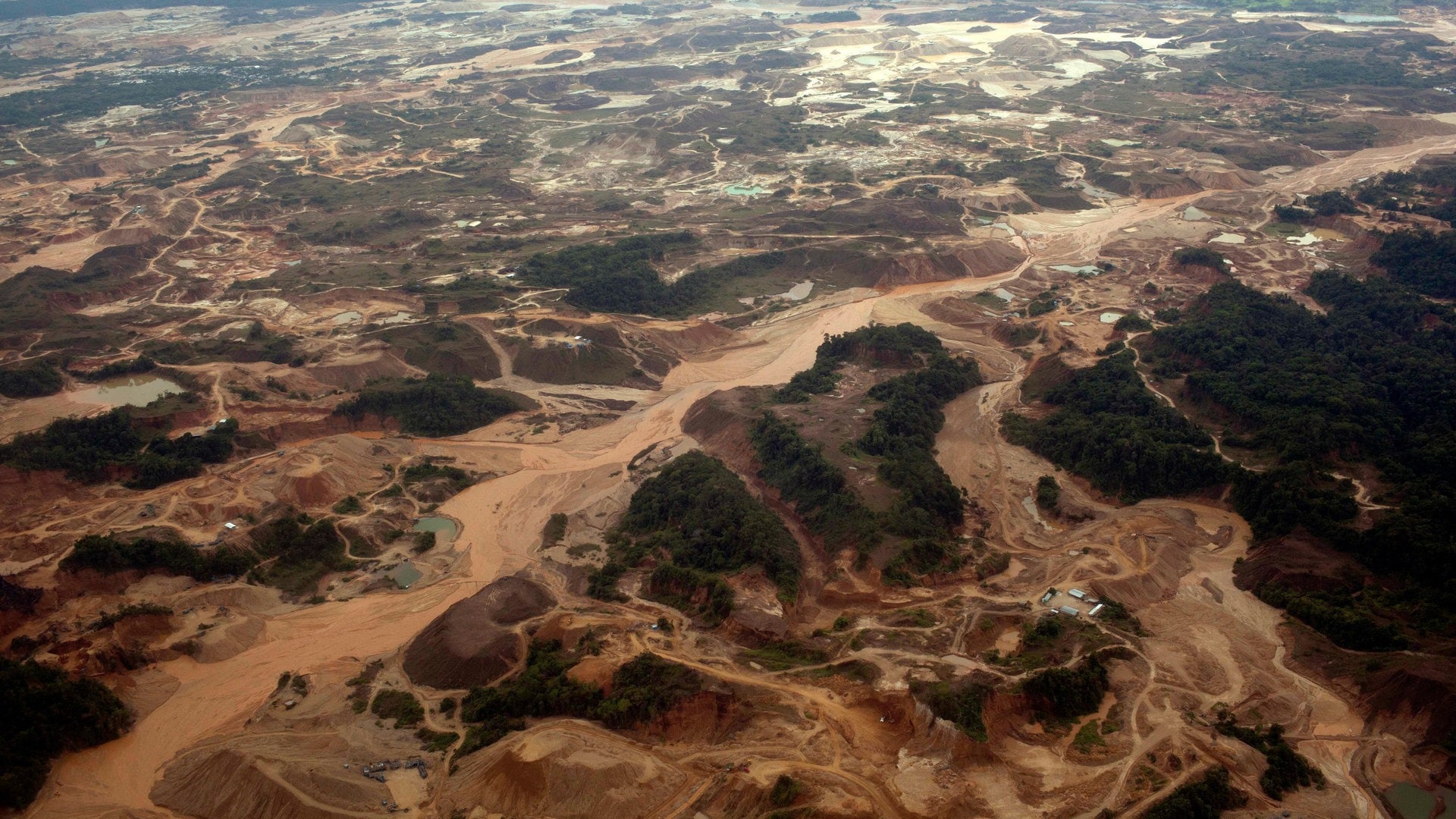 Foto: picture-alliance / Reportdienste, Georg Ismar/dpa illegalen Goldmine in Peru (Foto: picture-alliance / Reportdienste, Georg Ismar/dpa)