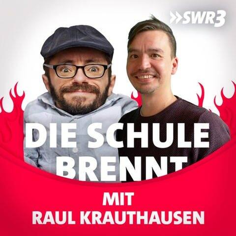 Raul Krauthausen und Bob Blume vor Flammen (Foto: SWR3)