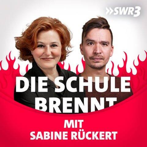 Sabine Rückert und Bob Blume vor Flammen (Foto: SWR3)