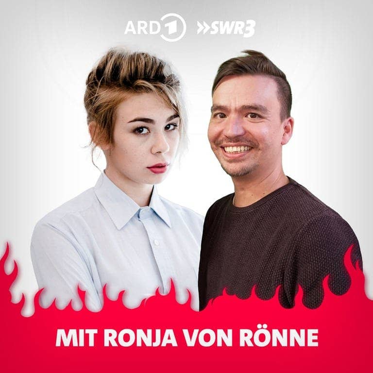 Ronja von Rönne und Bob Blume vor Flammen (Foto: SWR3, Carolin Saage)