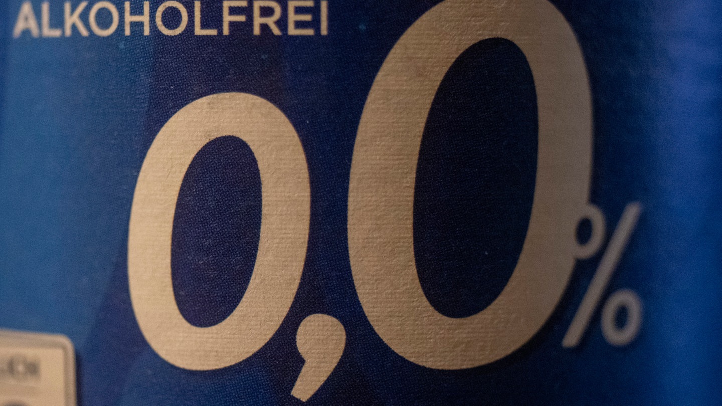 Foto: picture-alliance / Reportdienste, Christophe Gateau Die Lallers: Alkoholfreies Bier im Trend (Foto: picture-alliance / Reportdienste, Christophe Gateau)