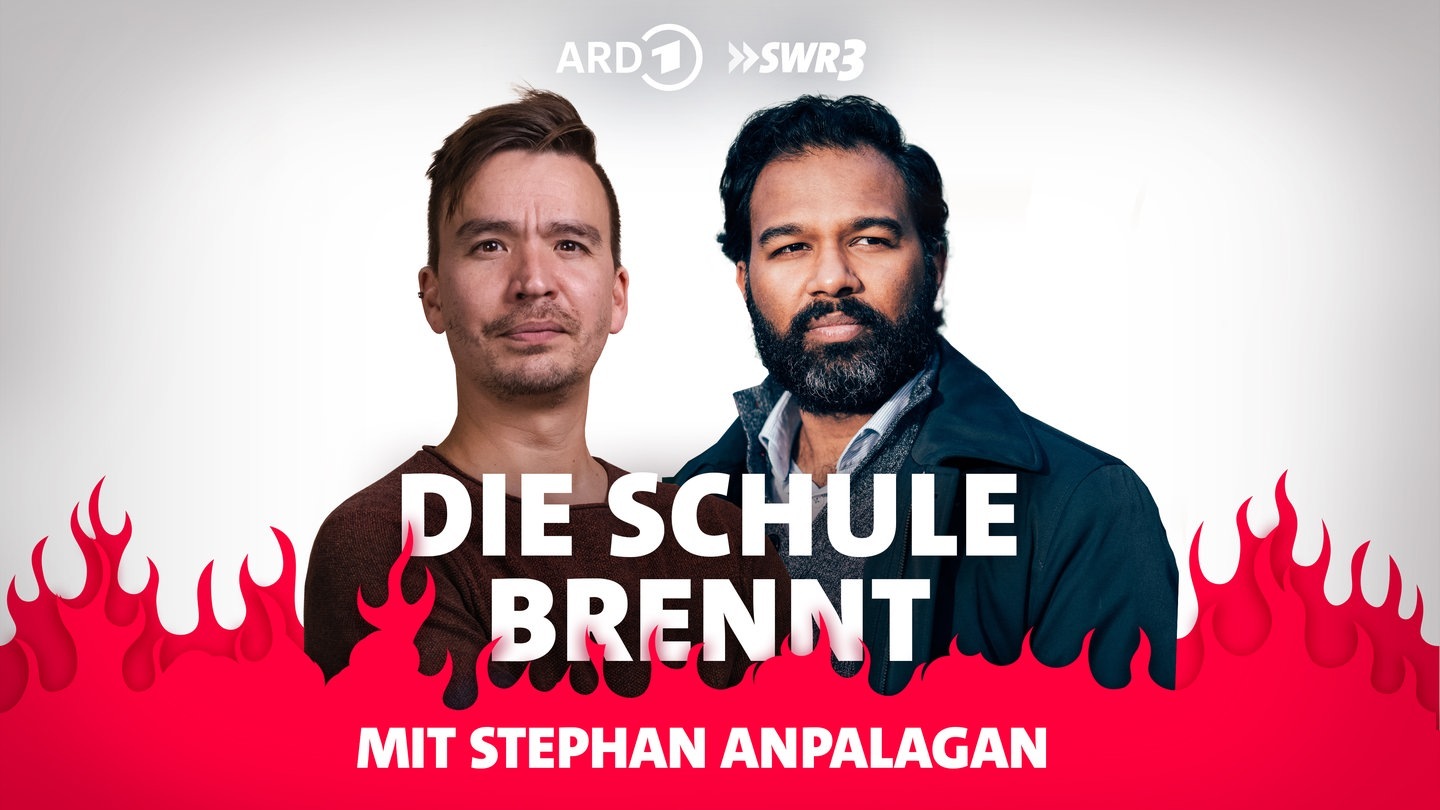 Foto: SWR Bob Blume und Stephan Anpalagan vor Flammen (Foto: SWR)