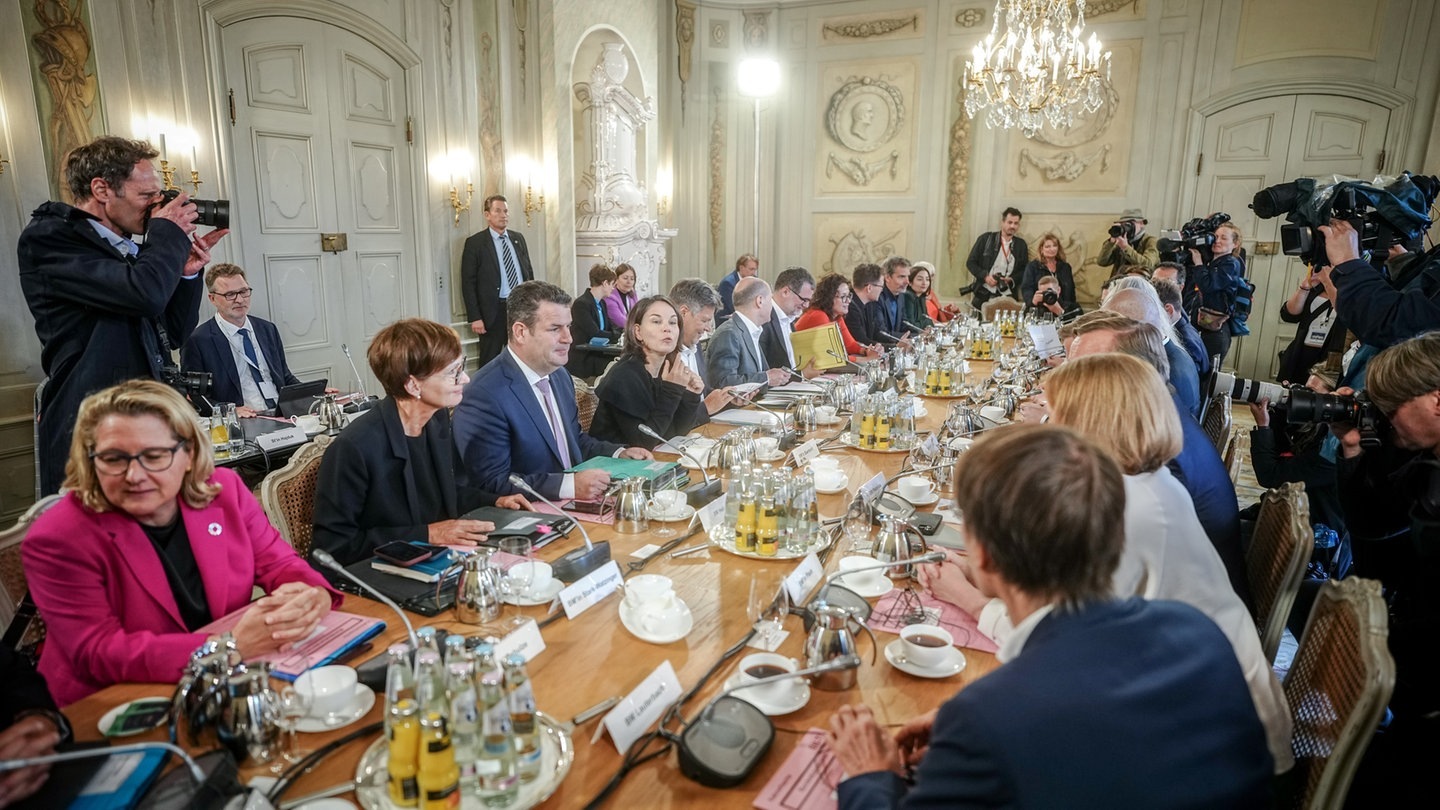 Foto: picture-alliance / Reportdienste, Kay Nietfeld Ampelkindergarten auf Schloss Meseberg (Foto: picture-alliance / Reportdienste, Kay Nietfeld)