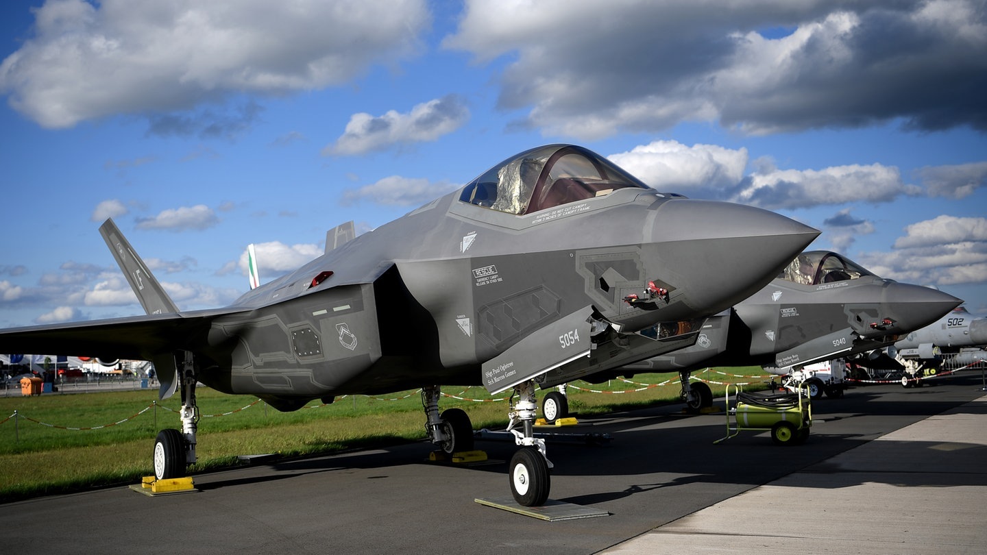 Foto: picture-alliance / Reportdienste, Britta Pedersen Ein Tarnkappenjet F35 (Foto: picture-alliance / Reportdienste, Britta Pedersen)