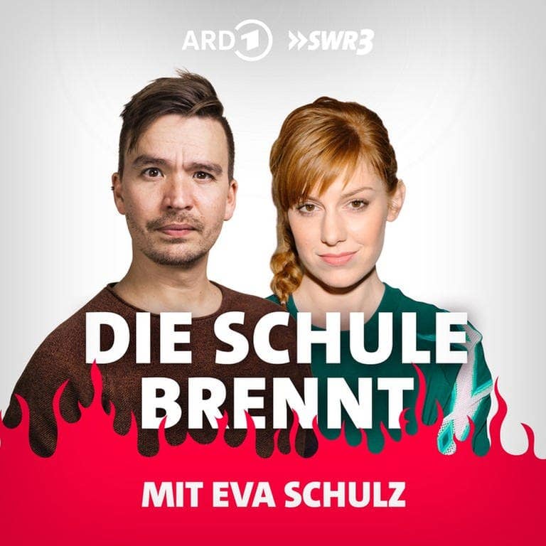 Eva Schulz und Bob Blume vor Flammen (Foto: SWR3)