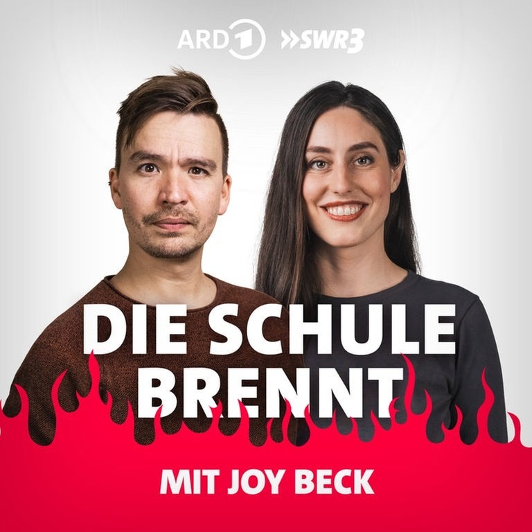 Joy Beck und Bob Blume vor Flammen (Foto: SWR3)