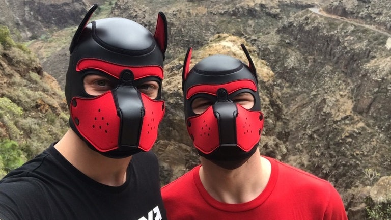 Human Pupplay: Welpen-Rollenspiel mit Puppy Marlon und Puppy Leo