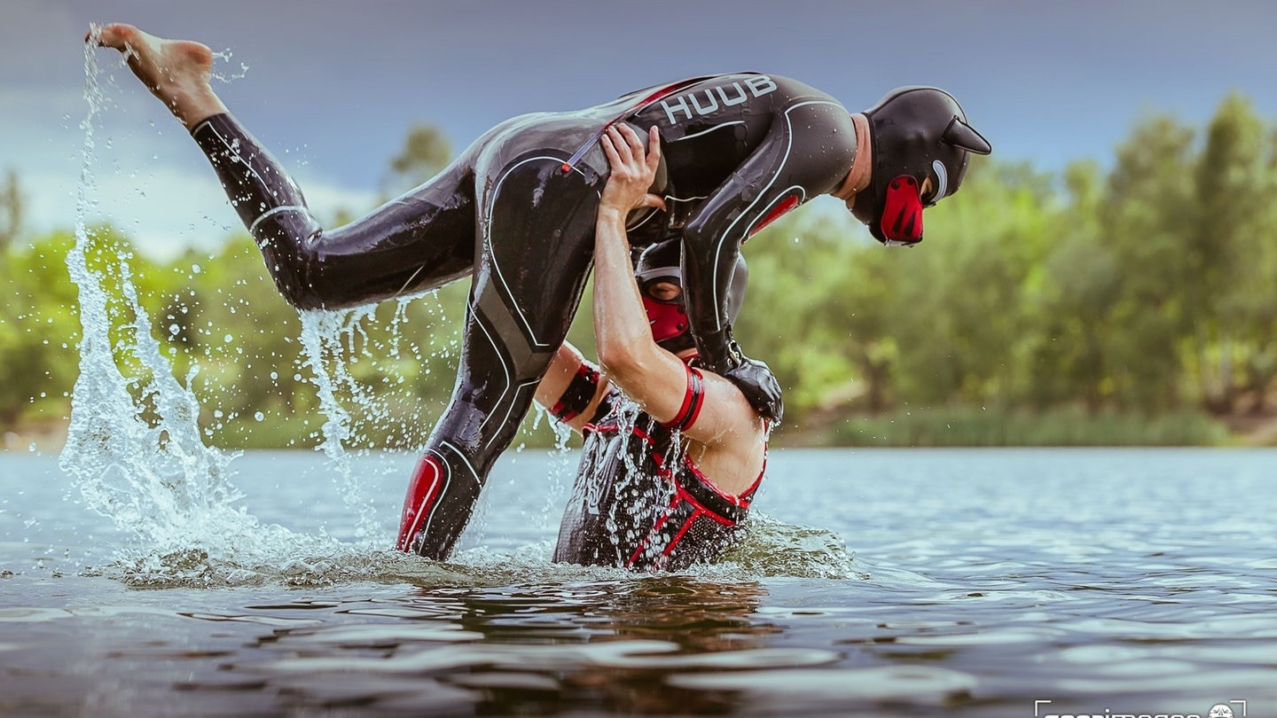 Human Pupplay: Welpen-Rollenspiel mit Puppy Marlon und Puppy Leo