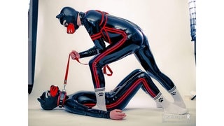 Human Pupplay: Welpen-Rollenspiel mit Puppy Marlon und Puppy Leo (Foto: gearimages) Human Pupplay: Welpen-Rollenspiel mit Puppy Marlon und Puppy Leo