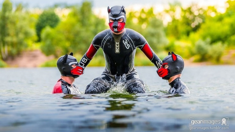 Human Pupplay: Welpen-Rollenspiel mit Puppy Marlon und Puppy Leo