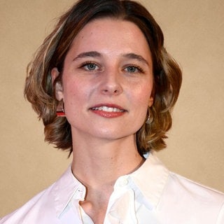 Porträt Schauspielerin Svenja Jung