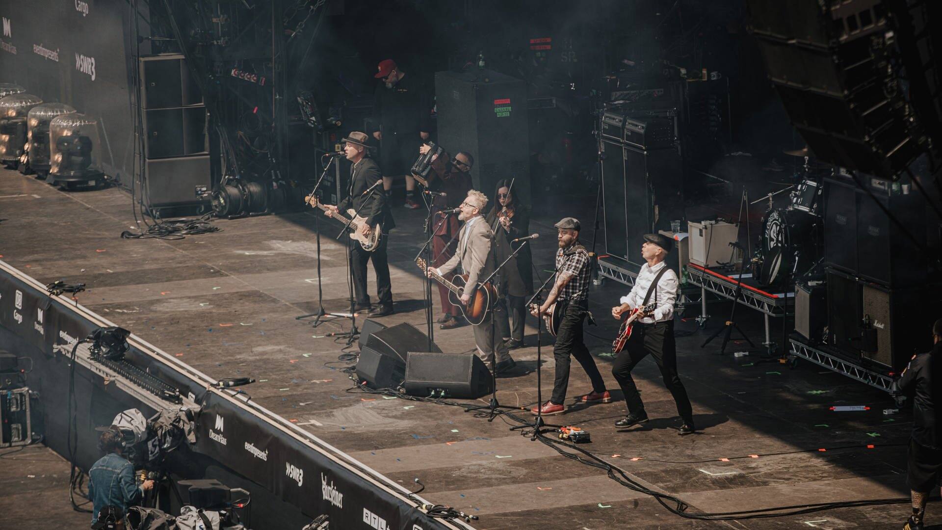 Die Band Flogging Molly auf der Bühne von Rock am Ring (Foto: SWR3, SWR3 / Ronny Zimmermann)