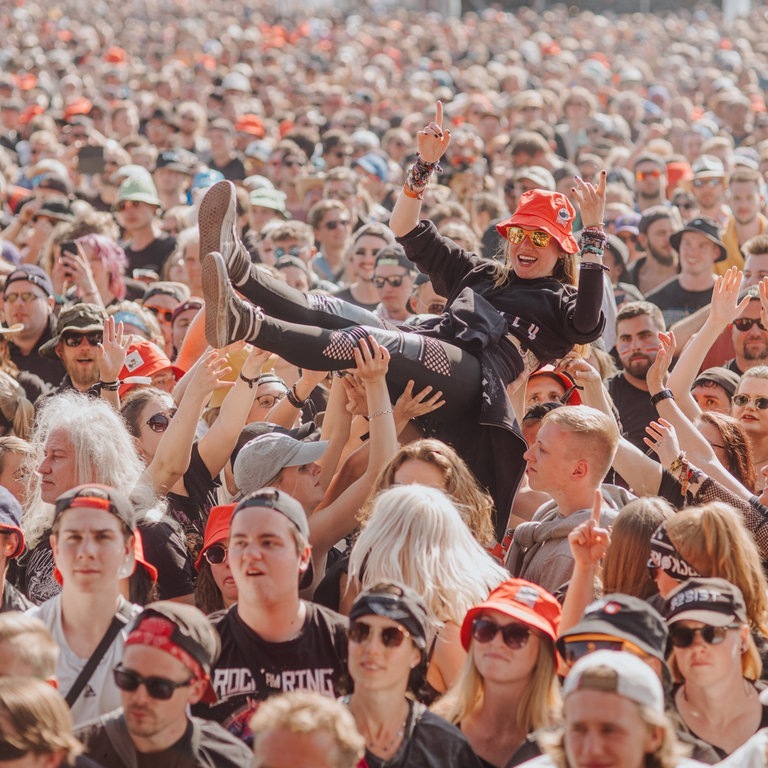 Die Crowd feiert die Auftritte bei Rock am Ring (Foto: SWR3, SWR3 / Ronny Zimmermann)