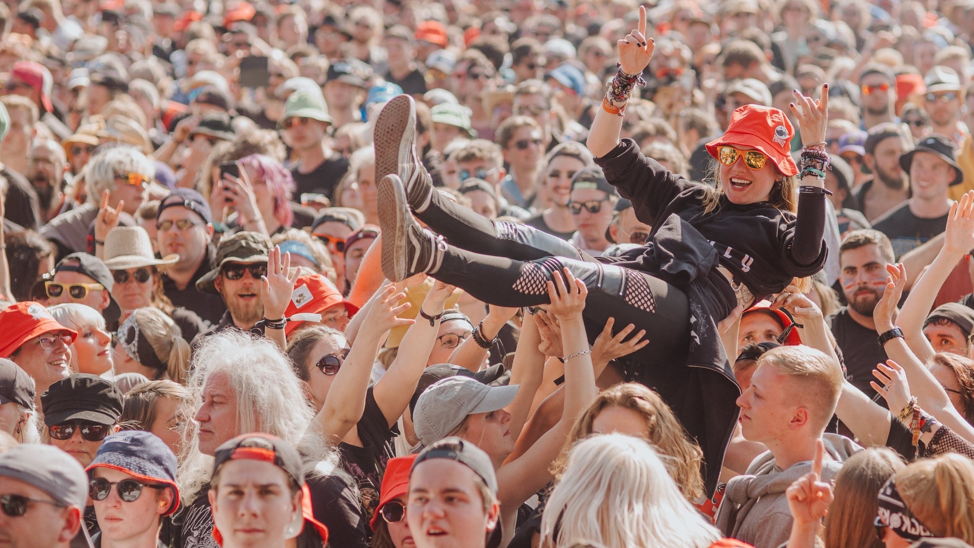 Foto: SWR3, SWR3 / Ronny Zimmermann Die Crowd feiert die Auftritte bei Rock am Ring (Foto: SWR3, SWR3 / Ronny Zimmermann)