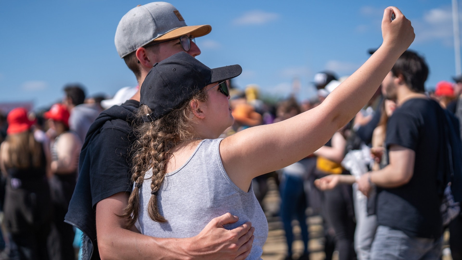 Foto: SWR3, SWR3 / Ronny Krautz Freunde machen ein Selfie von sich (Foto: SWR3, SWR3 / Ronny Krautz)