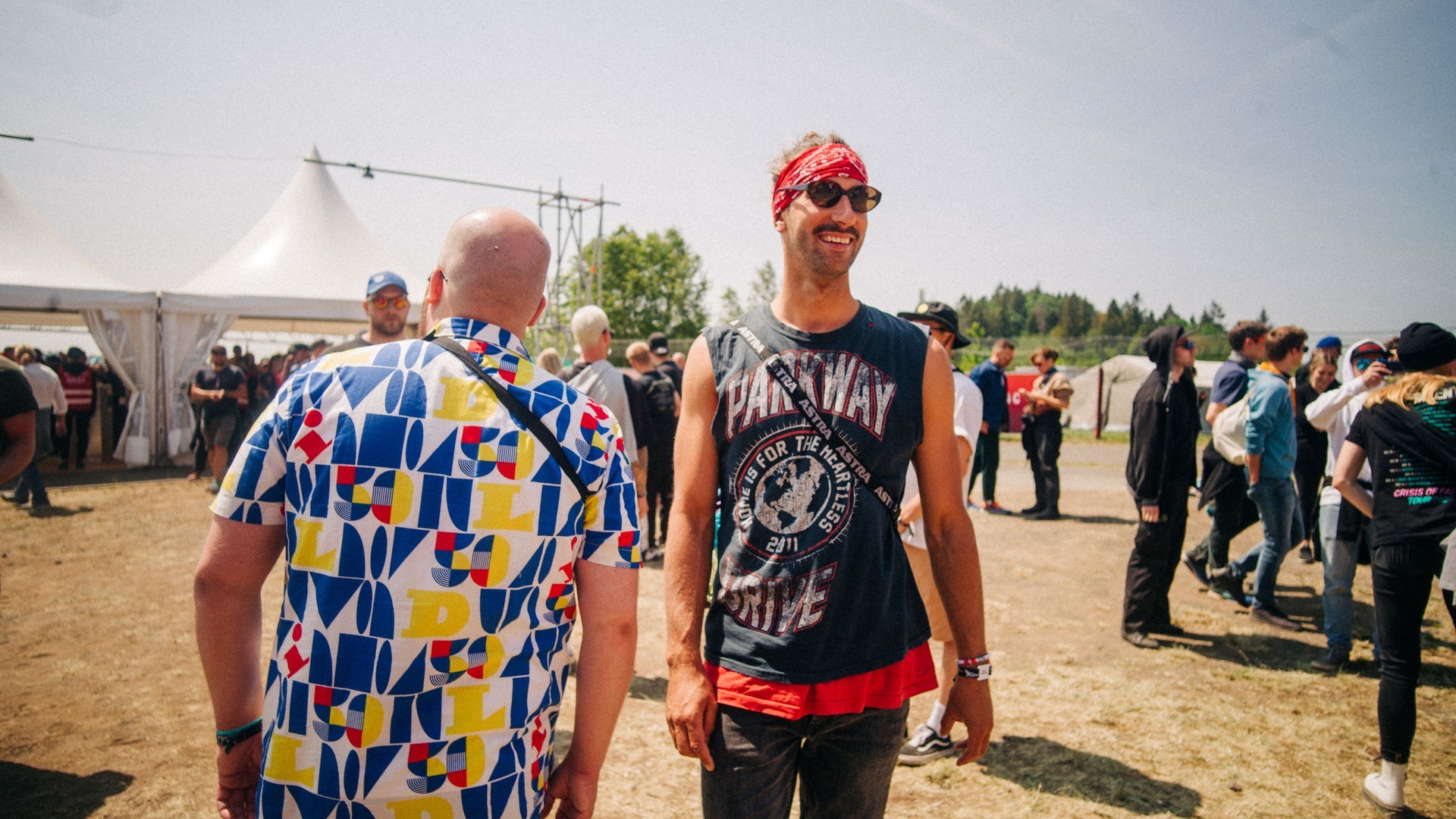Foto: SWR3, SWR3 / Niko Neithardt Zwei Freunde am Eingang (Foto: SWR3, SWR3 / Niko Neithardt)