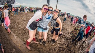 Schlamm und happy People bei Rock am Ring - RON_8744.jpg-97598 (Foto: SWR DASDING) Schlamm und happy People bei Rock am Ring - RON_8744.jpg-97598