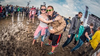 Schlamm und happy People bei Rock am Ring - RON_8743.jpg-97597 (Foto: SWR DASDING) Schlamm und happy People bei Rock am Ring - RON_8743.jpg-97597