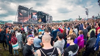 Schlamm und happy People bei Rock am Ring - RON_8738.jpg-97592 (Foto: SWR DASDING) Schlamm und happy People bei Rock am Ring - RON_8738.jpg-97592