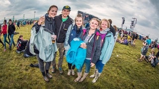 Schlamm und happy People bei Rock am Ring - RON_8730.jpg-97586 (Foto: SWR DASDING) Schlamm und happy People bei Rock am Ring - RON_8730.jpg-97586