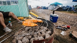 Heiße Küsse und viel Bier – so war Tag 1 (Foto: SWR / Ronny Zimmermann) Heiße Küsse und viel Bier – so war Tag 1