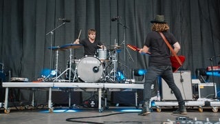 Welshly Arms rocken die Bühne (Foto: SWR / Ronny Zimmermann) Welshly Arms rocken die Bühne