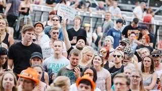 Welshly Arms rocken die Bühne (Foto: SWR / Ronny Zimmermann) Welshly Arms rocken die Bühne
