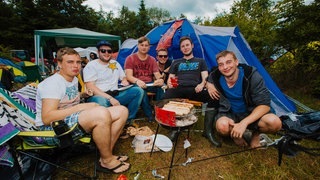 Rock 'n' Roll auf dem Campingplatz (Foto: SWR / Ronny Zimmermann) Rock 'n' Roll auf dem Campingplatz