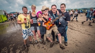 Eine große Matsch-Familie bei Rock am Ring - RON_9278.jpg-97912 (Foto: DASDING / Ronny Zimmermann) Eine große Matsch-Familie bei Rock am Ring - RON_9278.jpg-97912