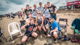Eine große Matsch-Familie bei Rock am Ring - RON_9281.jpg-97915 (Foto: DASDING / Ronny Zimmermann) Eine große Matsch-Familie bei Rock am Ring - RON_9281.jpg-97915
