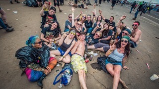 Eine große Matsch-Familie bei Rock am Ring - RON_9292.jpg-97920 (Foto: DASDING / Ronny Zimmermann) Eine große Matsch-Familie bei Rock am Ring - RON_9292.jpg-97920
