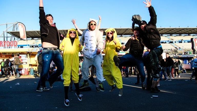 Jump, jump, jump bei Rock am Ring 2014 - rar14 jump CR-2336.jpg-131602 (Foto: SWR3)