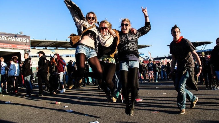 Jump, jump, jump bei Rock am Ring 2014 - rar14 jump CR-2314.jpg-131601 (Foto: SWR3)