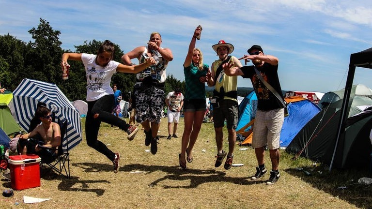 Jump, jump, jump bei Rock am Ring 2014 - rar14 jump CR-2911.jpg-131610 (Foto: SWR3)