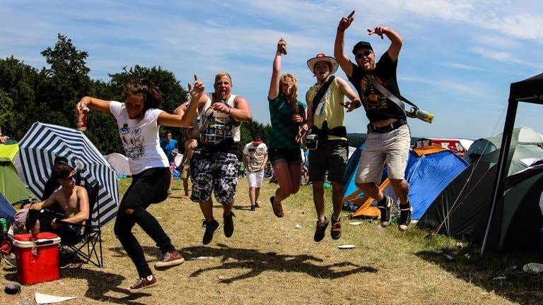 Jump, jump, jump bei Rock am Ring 2014 - rar14 jump CR-2912.jpg-131611 (Foto: SWR3)