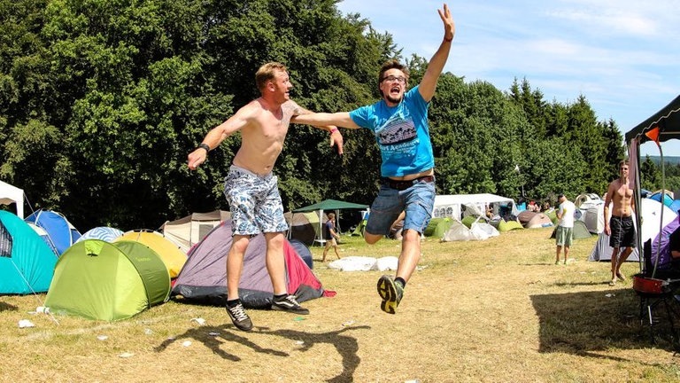 Jump, jump, jump bei Rock am Ring 2014 - rar14 jump CR-2936.jpg-131616 (Foto: SWR3)