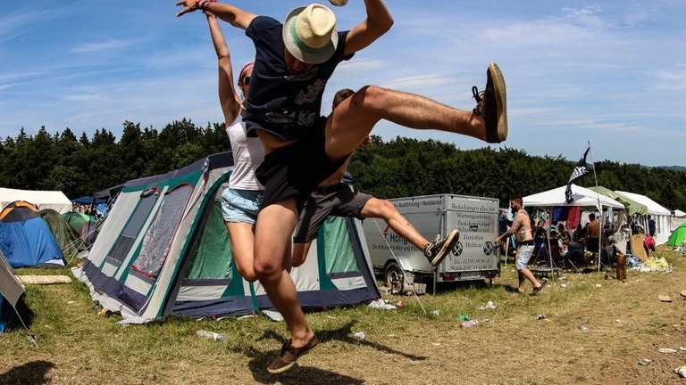 Jump, jump, jump bei Rock am Ring 2014 - rar14 jump CR-2966.jpg-131620 (Foto: SWR3)