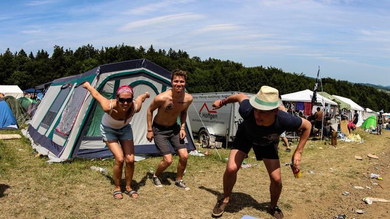 Jump, jump, jump bei Rock am Ring 2014 - rar14 jump CR-2962.jpg-131619 (Foto: SWR3)