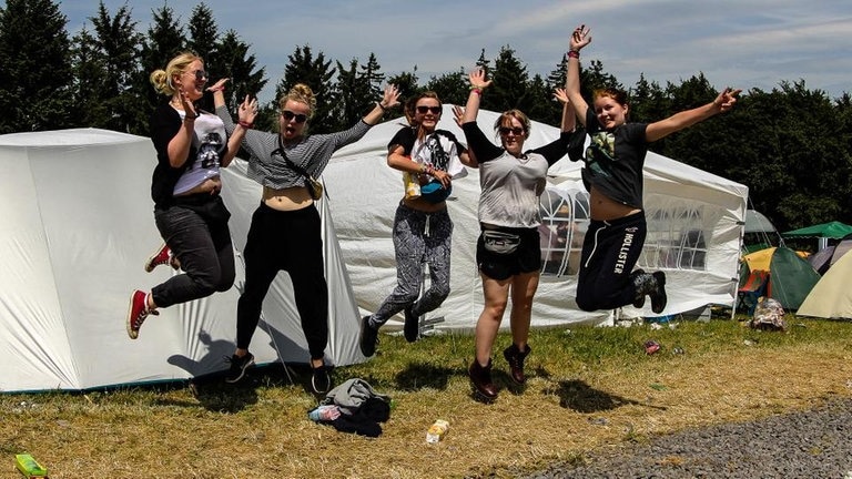 Jump, jump, jump bei Rock am Ring 2014 - rar14 jump CR-2892.jpg-131607 (Foto: SWR3)