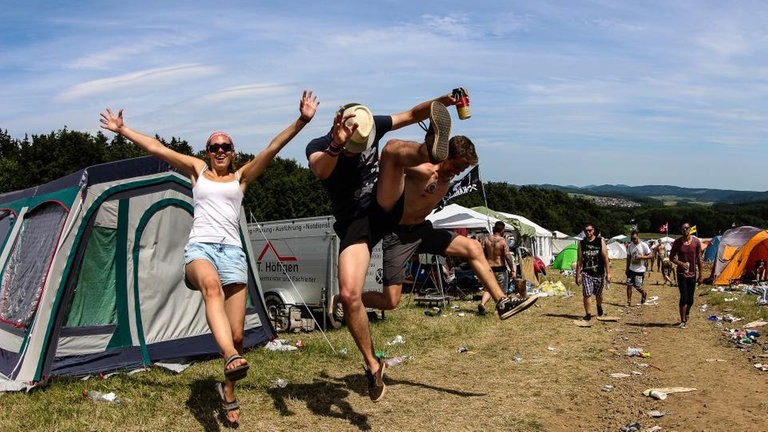 Jump, jump, jump bei Rock am Ring 2014 - rar14 jump CR-2974.jpg-131621 (Foto: SWR3)