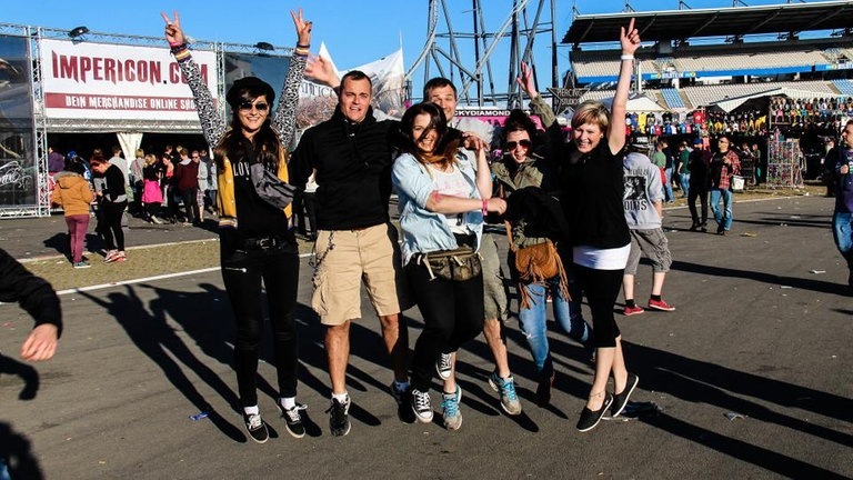 Jump, jump, jump bei Rock am Ring 2014 - rar14 jump CR-2251.jpg-131600 (Foto: SWR3)