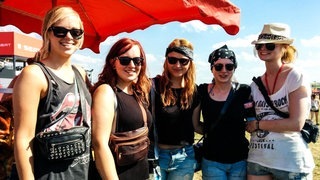 Die Party-Crowd liebt Rock am Ring in Mendig - RaR15_Christine_Ricken-163557.jpg-33181 (Foto: DASDING.de / Antje Barthold) Die Party-Crowd liebt Rock am Ring in Mendig - RaR15_Christine_Ricken-163557.jpg-33181