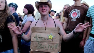 Free Hugs, free F... - Schilder bei Rock am Ring - IMG_2490.jpg-130921