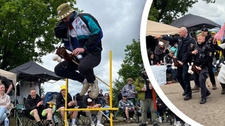 Das Hobby-Horsing Tunier auf einem Campingplatz bei Rock am Ring 2025. Ein Festivalbesucher spring mit Steckenpferd über eine Hürde. Rechts im Bild zwei Polizisten ebenfalls auf Steckenpferden.