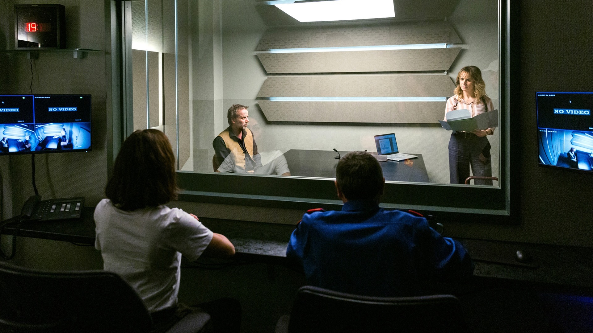 Foto: ard-foto s2-intern/extern, ARD Degeto/SRF/Sava Hlavacek Szenenbild Tatort „Züri brännt“ (Foto: ard-foto s2-intern/extern, ARD Degeto/SRF/Sava Hlavacek)