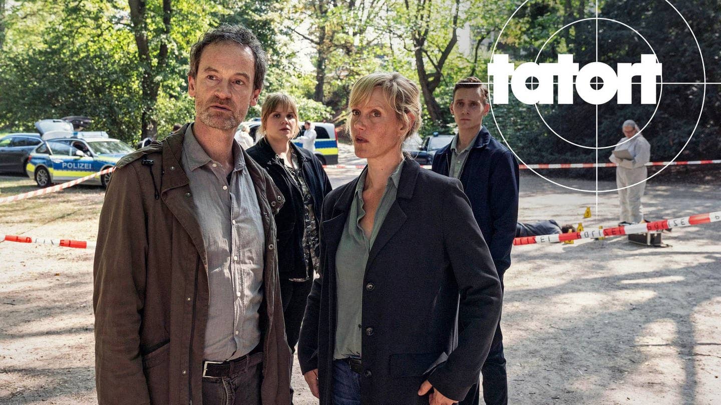 Tatort (28.11): Peter Faber und Martina Bönisch, im Hintergrund eine Leiche (Foto: WDR/Zeitsprung pictures / Thomas Kost)