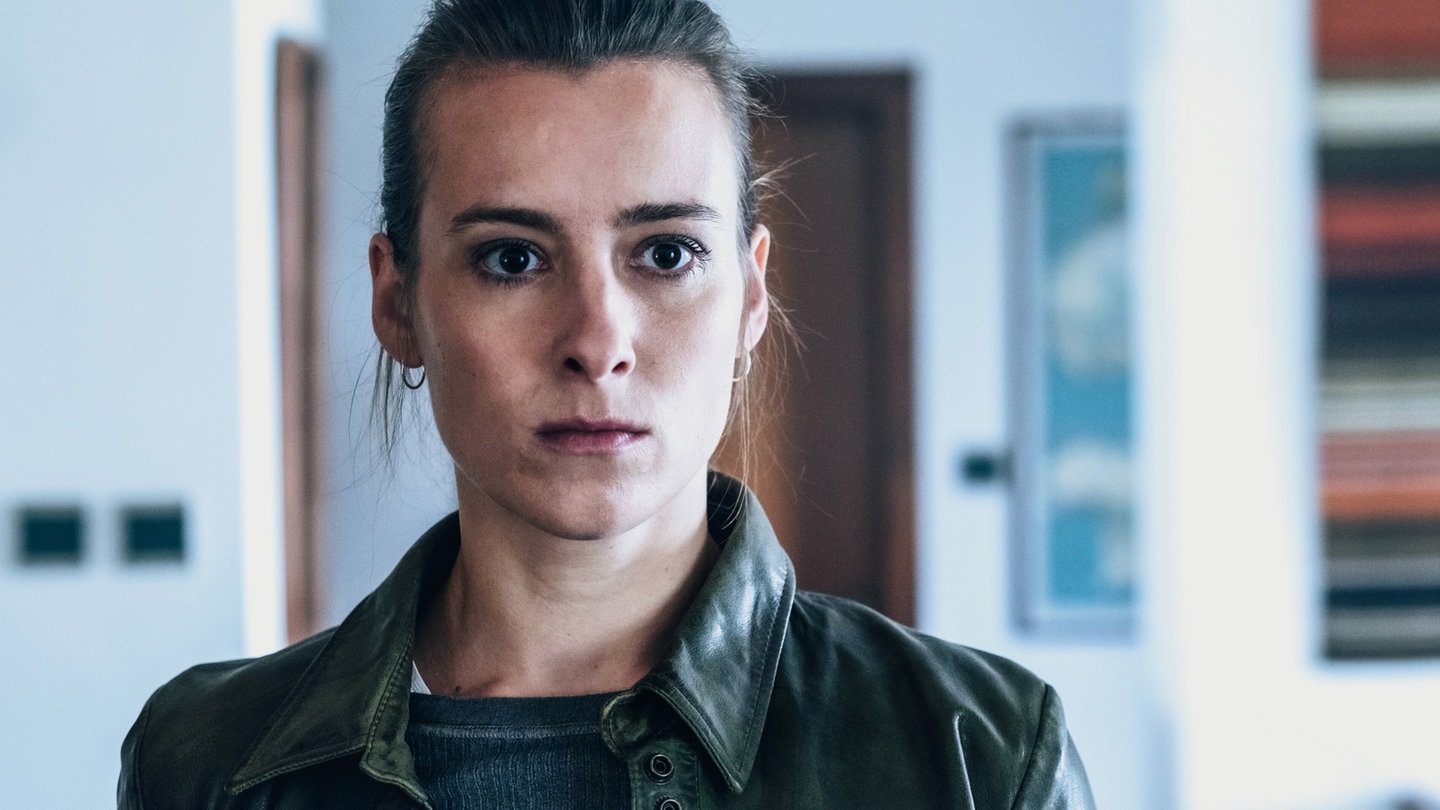 Foto: ard-foto s1, ARD Degeto/ORF/KGP/Sara Meister Tatort Wien: „Alles was Recht ist“. Szenenbilder (Foto: ard-foto s1, ARD Degeto/ORF/KGP/Sara Meister)