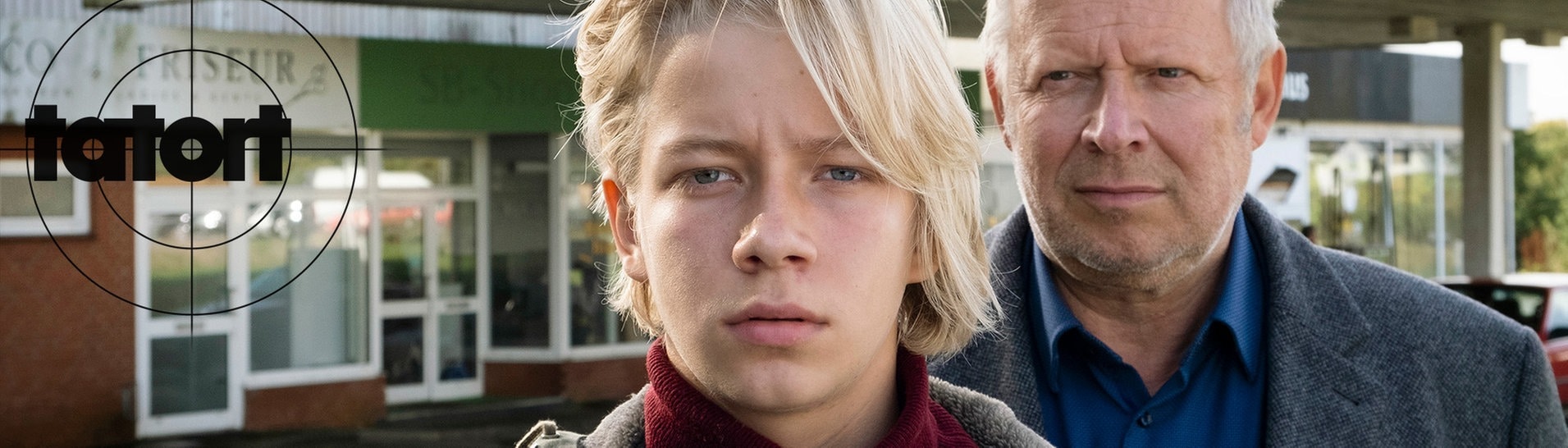 Borowski und sein jüngeres 16-jähriges Ich. (Foto: NDR/Christine Schroeder)